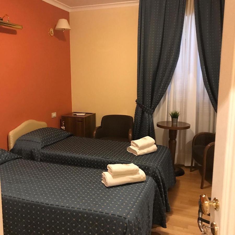 Flann O'Brien Rooms Roma Exterior foto